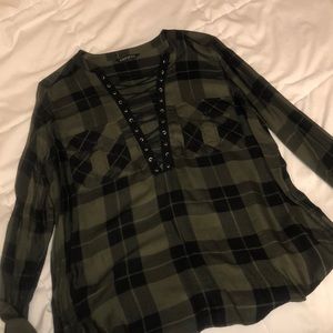 Women’s express shirt💚🖤